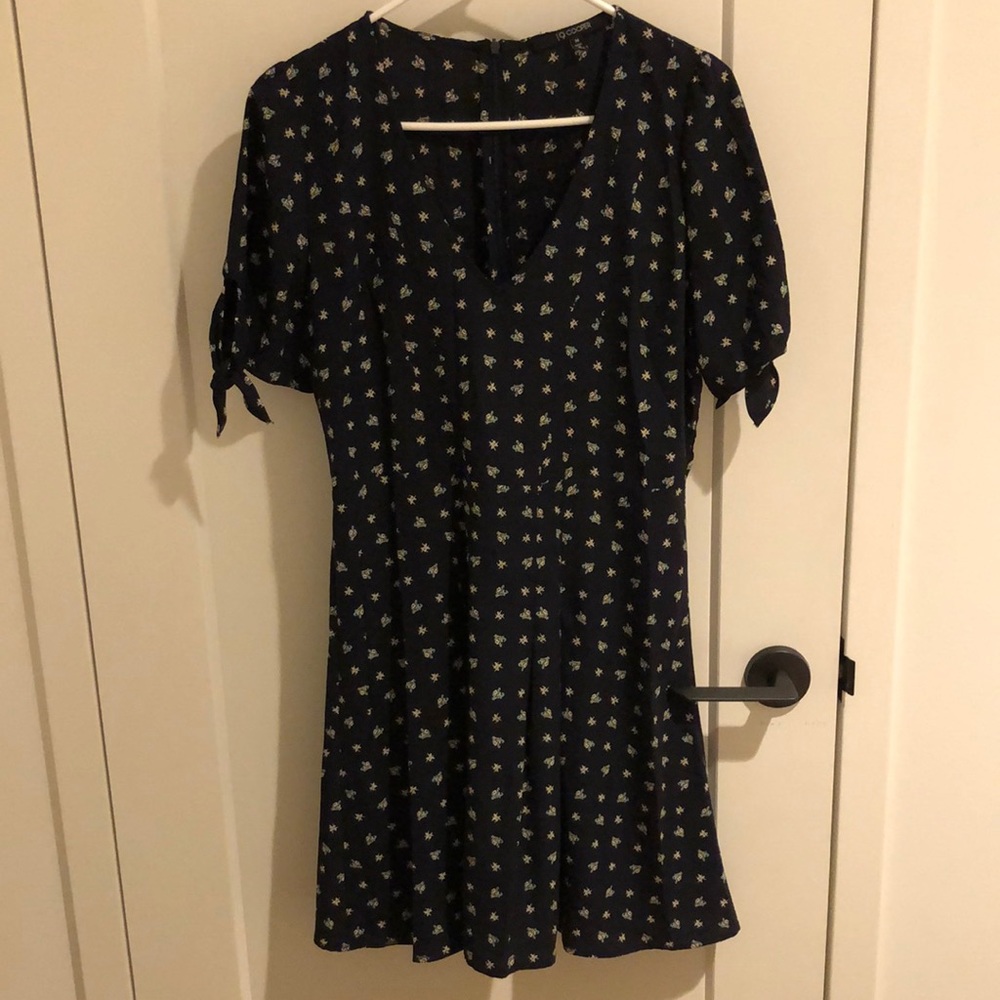 19 Cooper Navy Rosebud Floral Dress - M